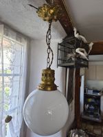 Lampe ancienne en opaline et laiton