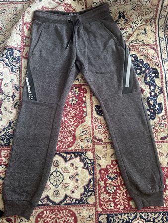 Jungs Hose Grösse 140 guter Zustand