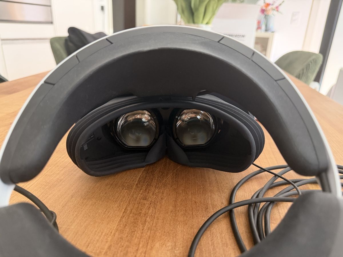 Sony VR Brille: Sony PlayStation VR2 Headset mit Controllern top Zustand – Gebraucht aus Bern von ITJO1 2