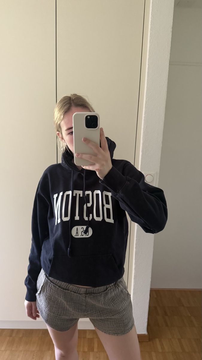 Brandy Melville Maglioni & Felpe: Brandy Melville Hoodie – Usato da Kloten venduto da S_m00