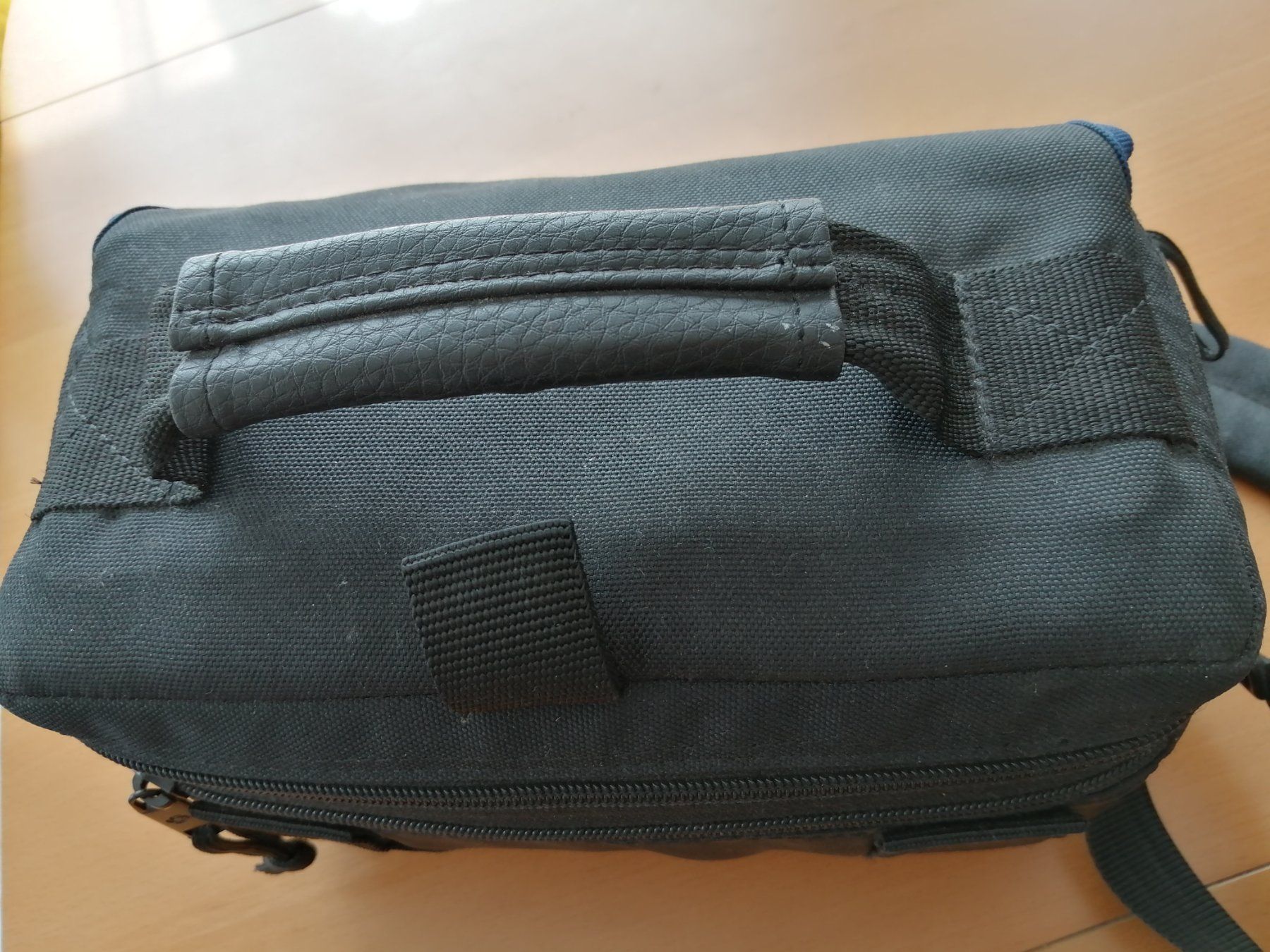 Samsonite Borse: Praktische Samsonite Trekking Kameratasche – Usato da Zürich venduto da Finale7 1