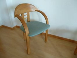 Stuhl, helles Holz, gepolstert, guter Zustand