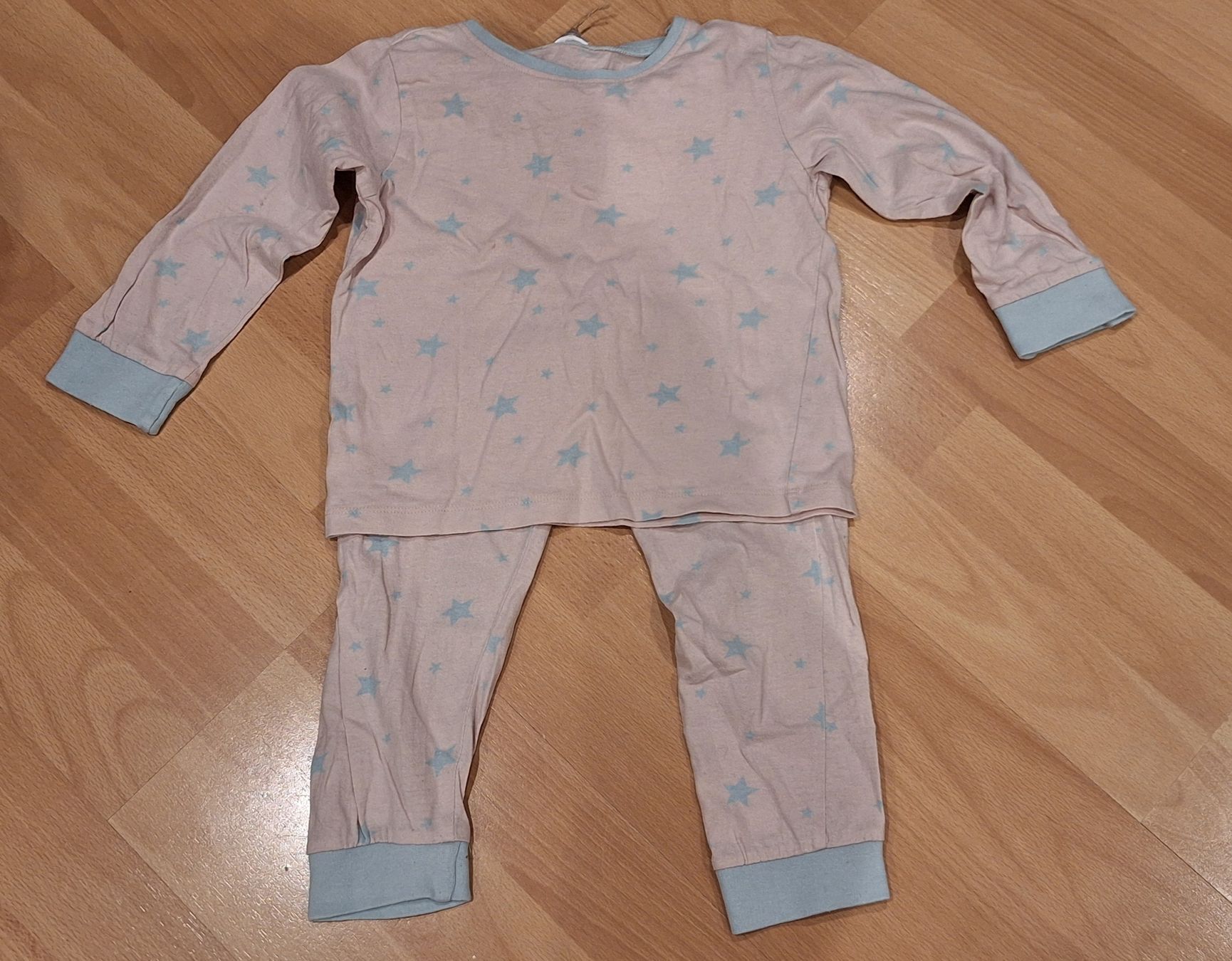 Pigiama & Simili: Kinder Pyjama Sternenmuster rosa  98/104  – Usato da Oberägeri venduto da run_cj6q