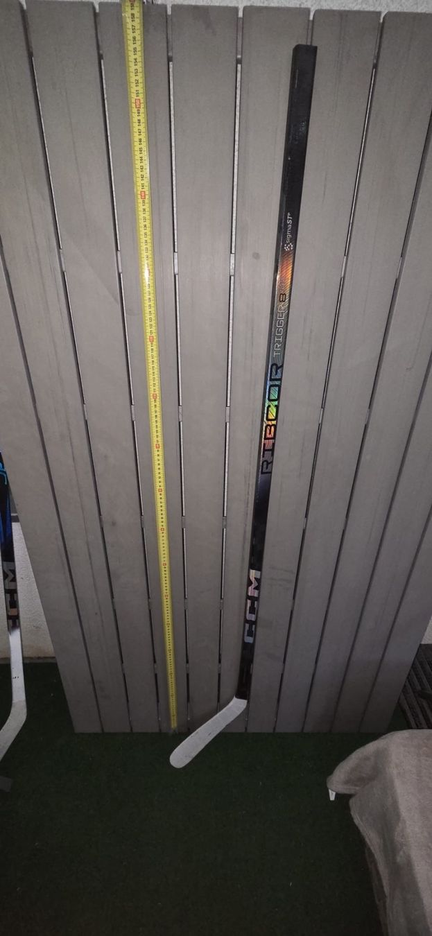 Ccm Bastoni & Pale: CCM Trigger 8 Pro, Rechts, 70 Flex, P29 – Usato da Adliswil venduto da hon_byn8 1