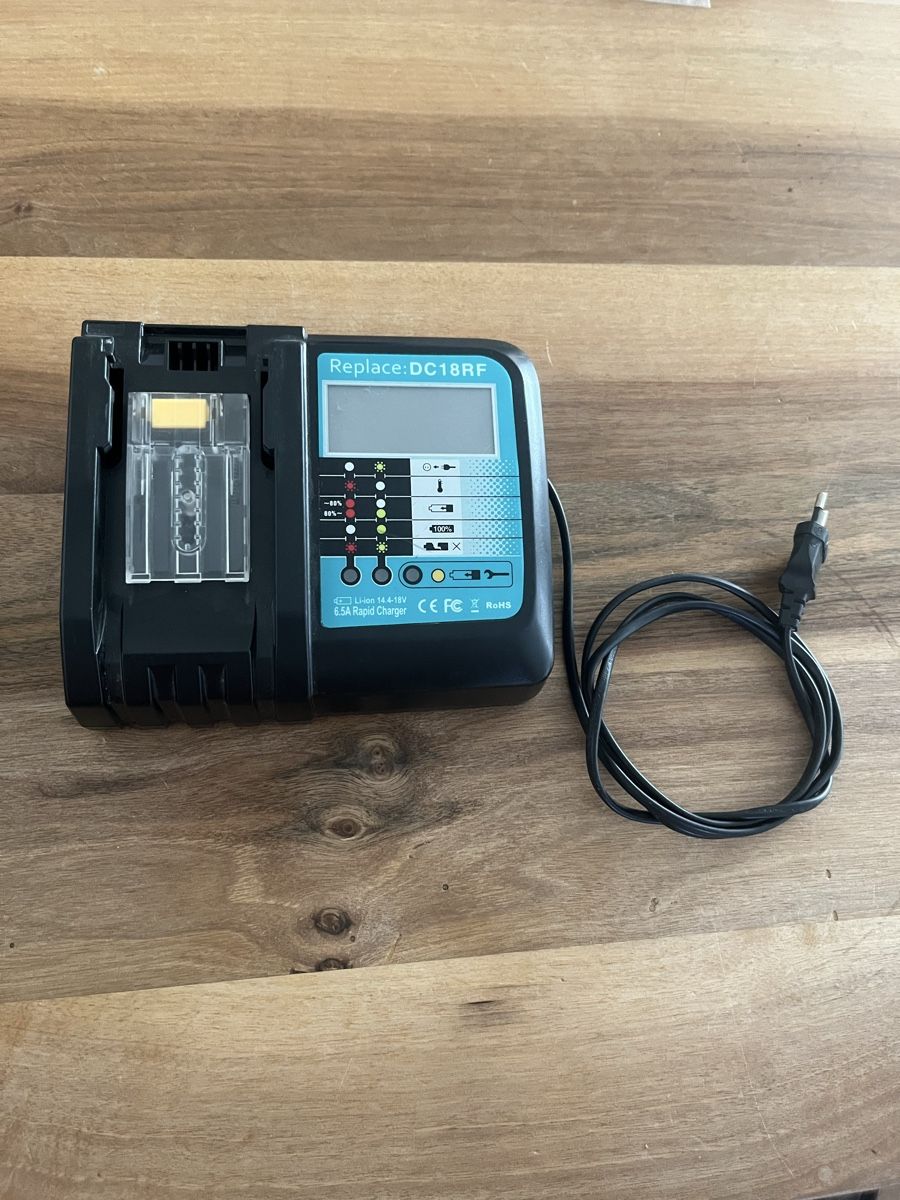 Makita Caricatori & Batterie: Makita Ladegerät  – Usato da Würenlos venduto da KLG_3TBs