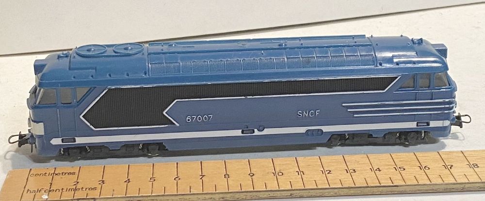 JOUEF HO LOCOMOTIVE diesel BB67000 SNCF ref 841 à restaurer EUR 5,00 - FR