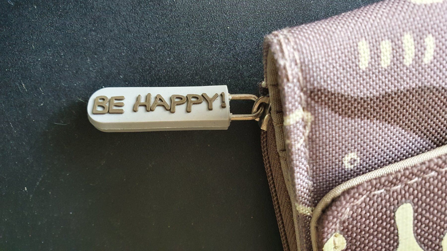 Portamonete: Portemonnaie "Be Happy", neu – Nuovo (secondo la descrizione) da Muttenz venduto da pixopus 1