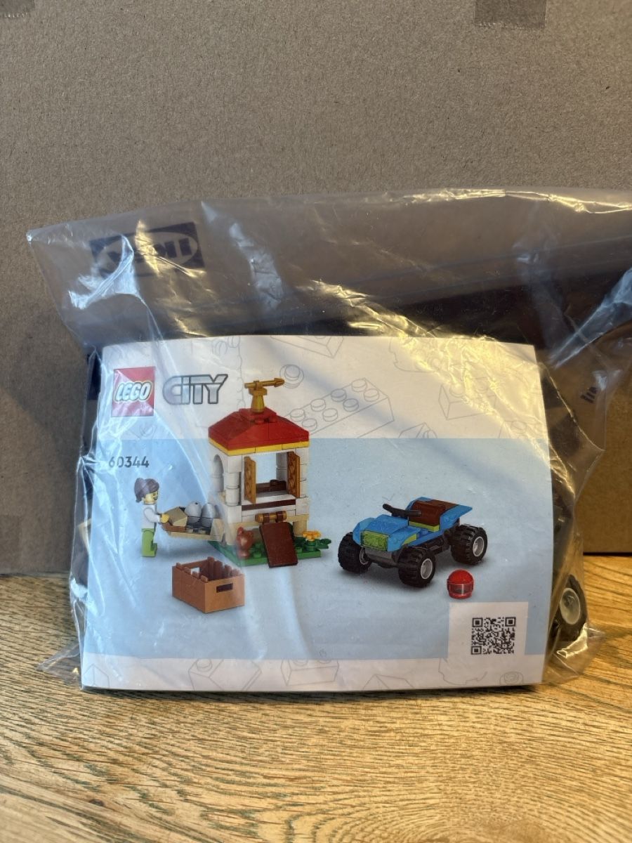 Lego Kit di costruzioni: LEGO City 60344 Hünnerstall – Usato da Leuzigen venduto da LaicaStar