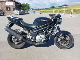 Hyosung Comet 650 Naked Bike wie Suzuki SV 650 ab 1 Fr