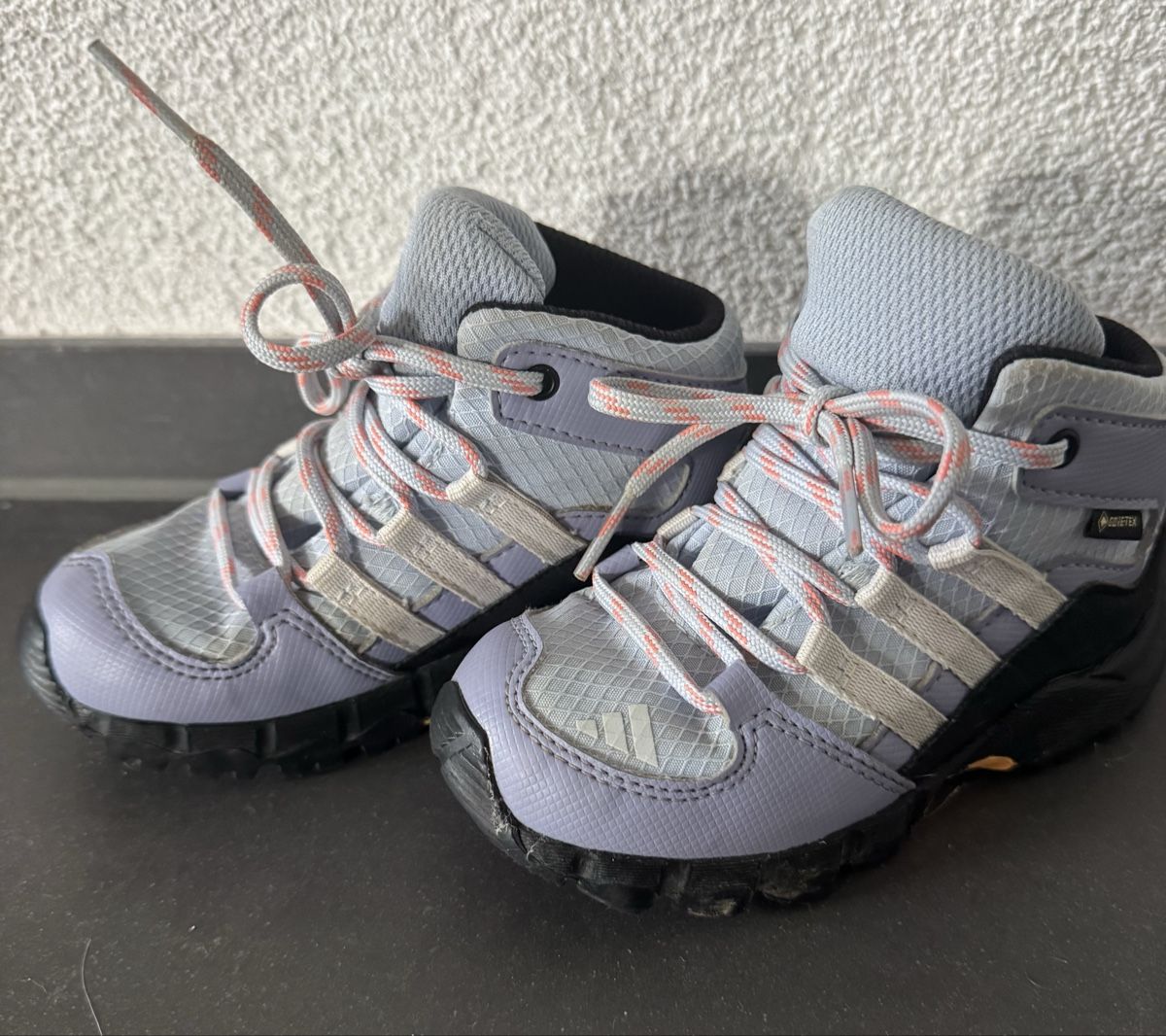 Adidas Scarpe per ragazzi: Kinder Wanderschuhe Adidas Terrex Gore-Tex Grösse 24 – Usato da Aarau Rohr venduto da mic_d6nr 4