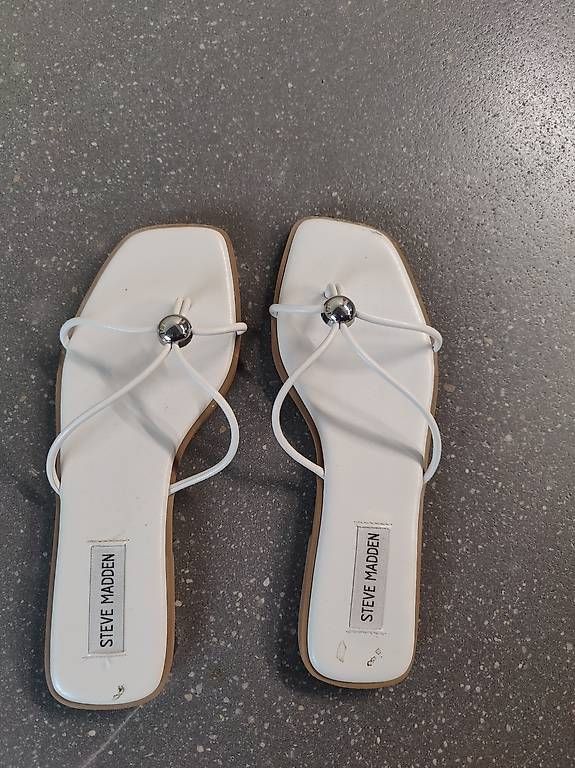 Chaussures femmes: Sandalen weiss Steve Madden – D'occasion à Basel par viajesdemelli 1