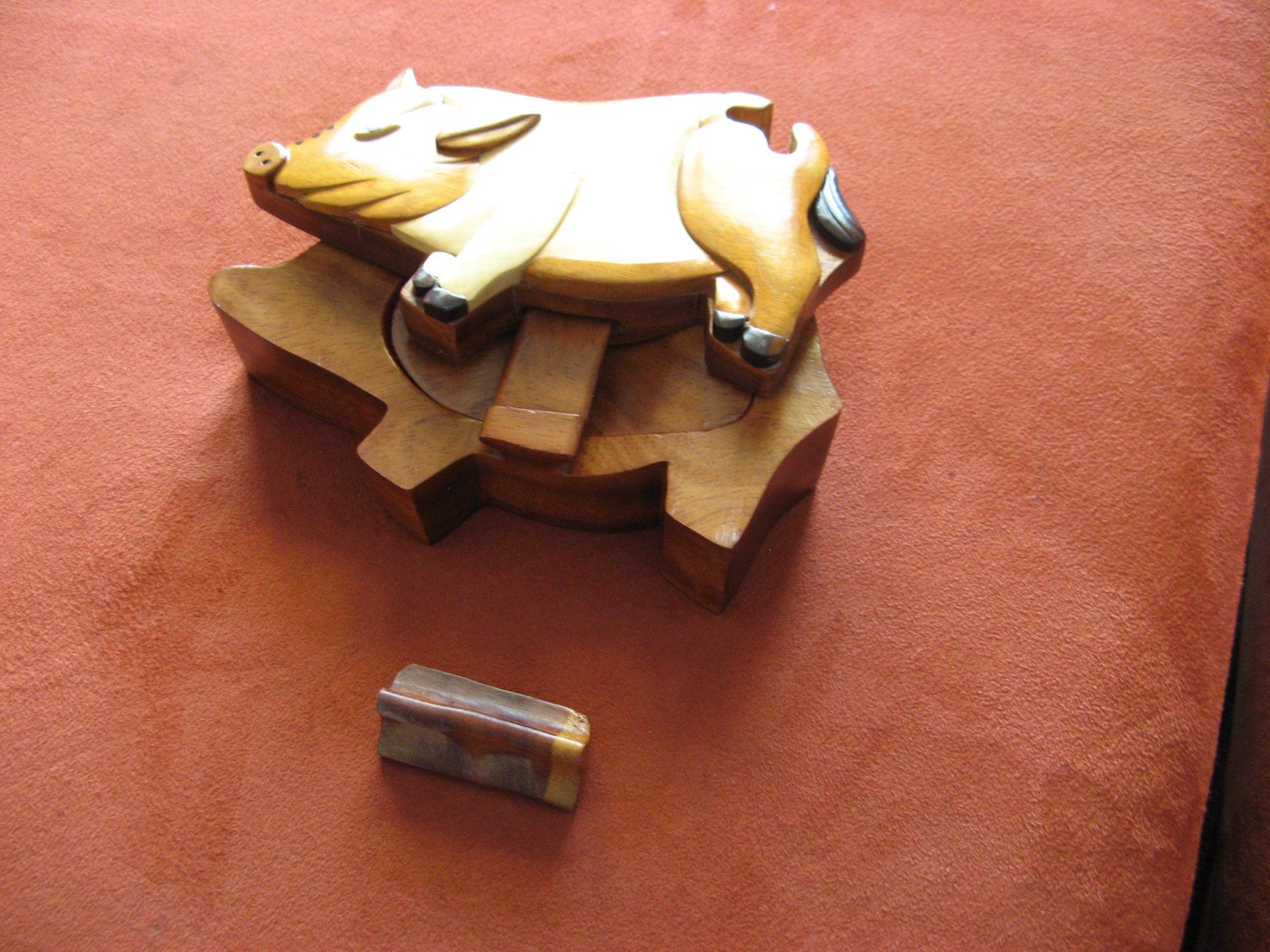 Statuette: Holzbox Säuli mit Geheimfach – Usato da Zürich venduto da apil 6