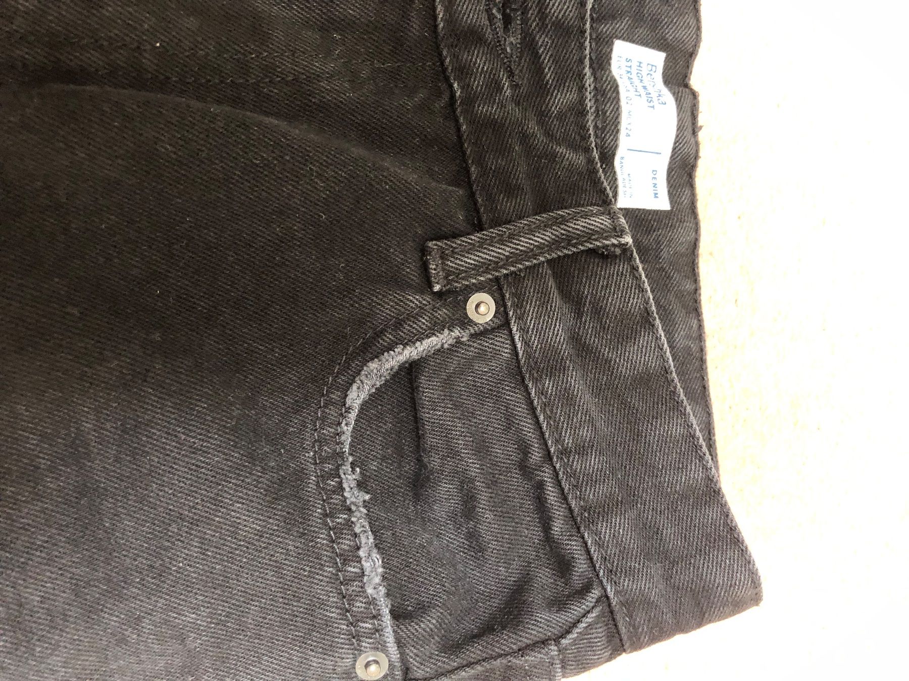 Bershka Jeans: HIGH WAIST JEANS Gr.34 – Nuovo (secondo la descrizione) da Schaffhausen venduto da Fixier 4