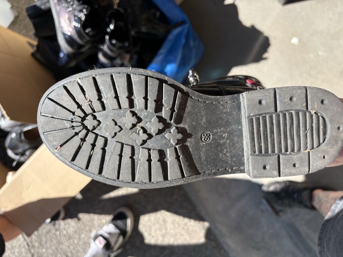 Scarpe da donna: Stivaletti neri fru.it con cerniera frontale – Usato da Giubiasco venduto da mol_f9mf 4