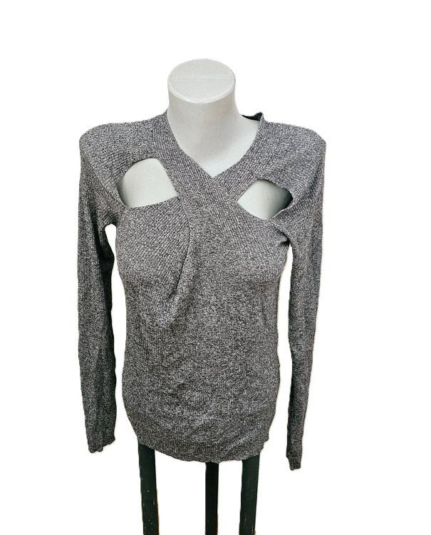 Maglioni & Felpe: leichter Strick Pullover sexy Ausschnitt ca. M grau meliert – Usato da Füllinsdorf venduto da Sunnebliemli7