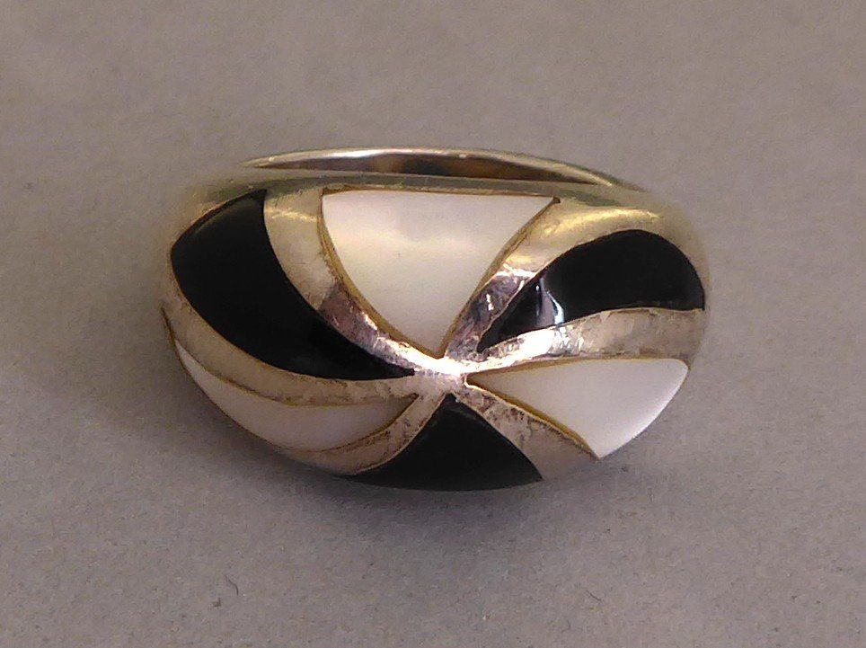 Anelli: Ring 925 Silber mit Onyx und Perlmutter Plättchen – Usato da Muri AG venduto da Lineli2020 4