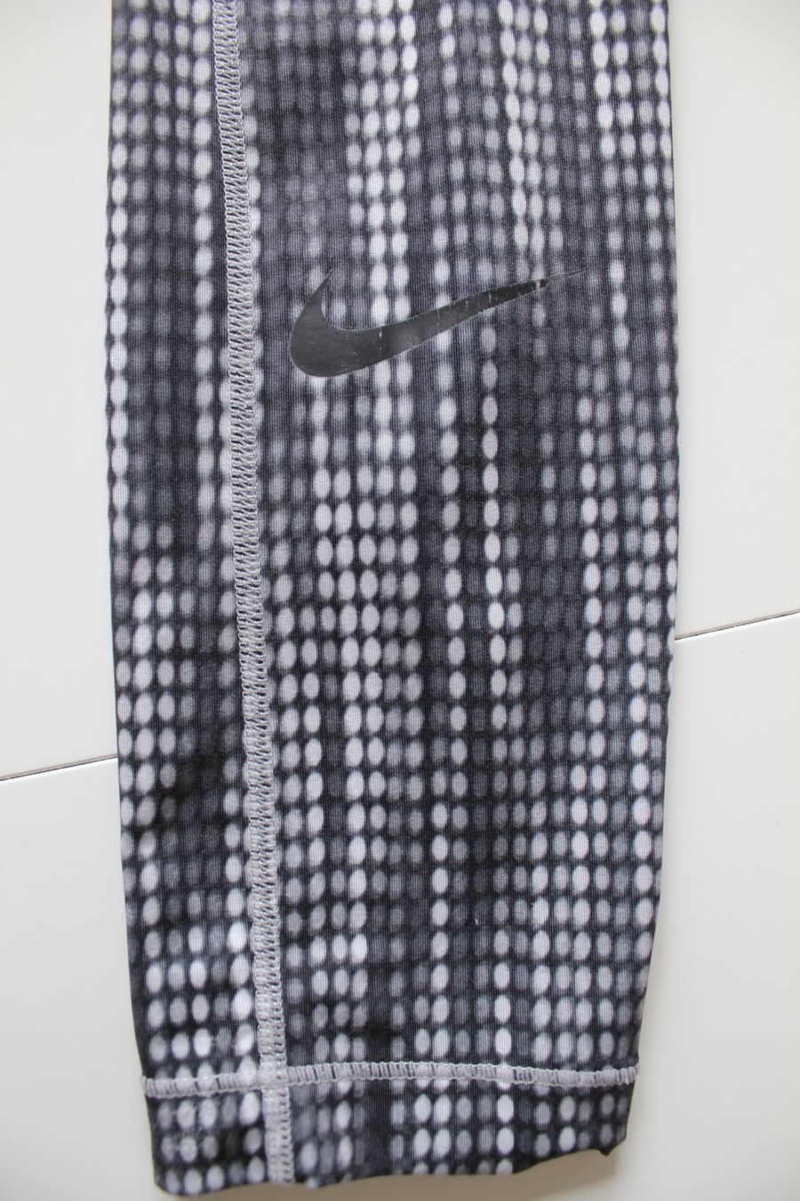 Nike Leggings: Legging Nike   DRI-FIT    t.S – Gebraucht aus Peseux von Gilloss 4