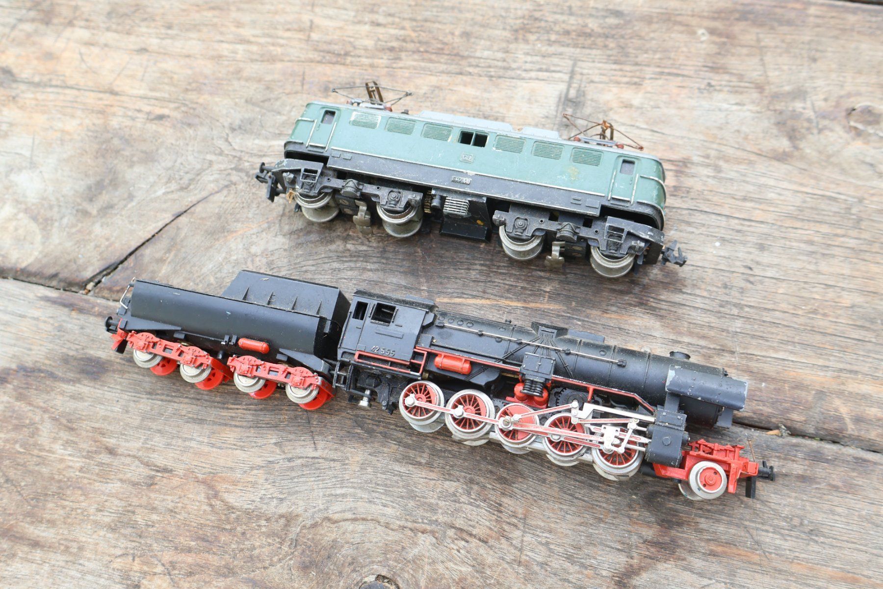 Trix Modellini di ferrovie: Trix Express grosse Dampflok BR 42 + E-Lok H0 - Metall – Usato da Winterthur venduto da Monstera 3