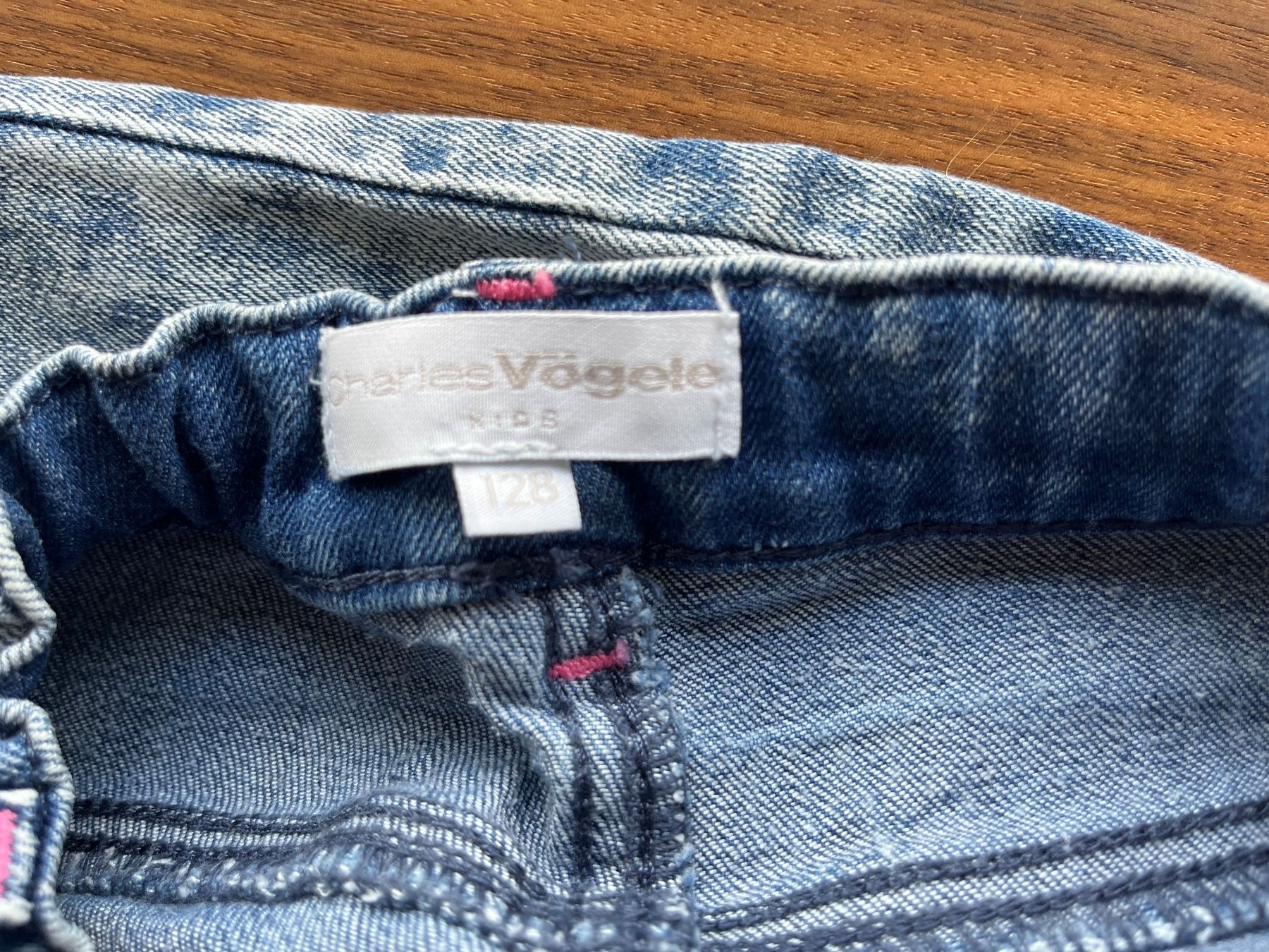 Pantaloni: Vögele Kids kurze Hose, 128 – Usato da Merlischachen venduto da alpeva 2