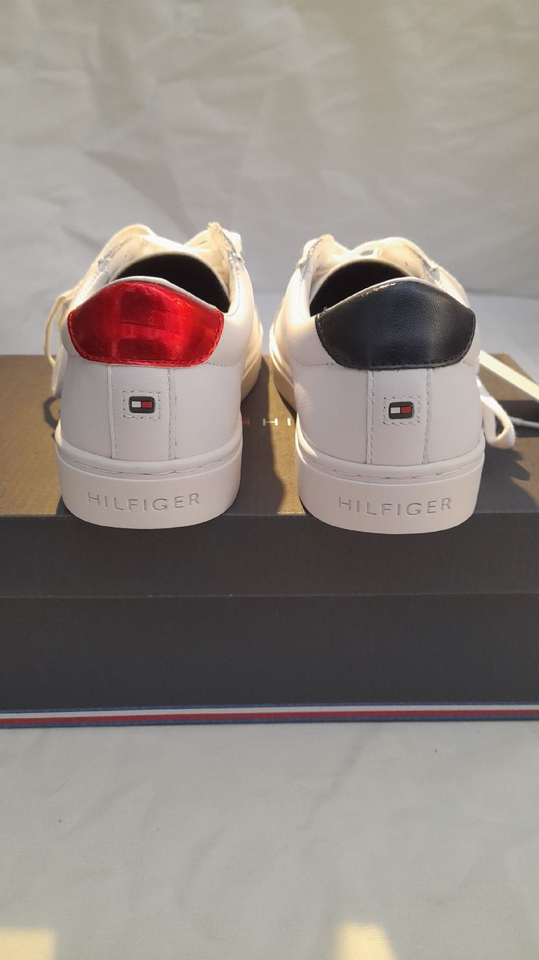 Tommy Hilfiger Scarpe da uomo: Tommy Hilfiger, baskets blanches, Taille 39, Neuves! – Nuovo e nell'imballaggio originale da st.gallen venduto da The_Rag_Picker. 4