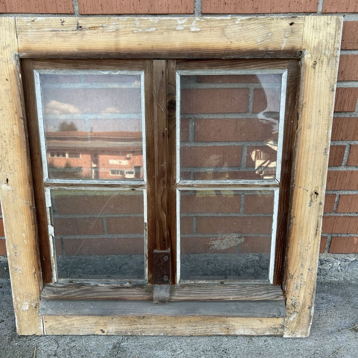 Finestre: Ein echtes Schmuckstück altes Stall Fenster  – Usato da Gwatt (Thun) venduto da ate_6ng8 5