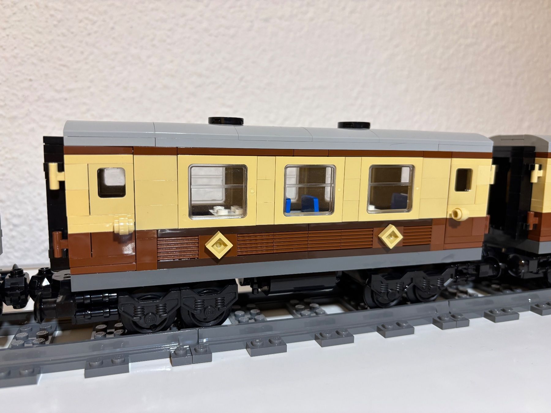Lego Kit di costruzioni: Lego 10194 Emerald Night Zug Top – Nuovo (secondo la descrizione) da Esslingen venduto da Slane 9