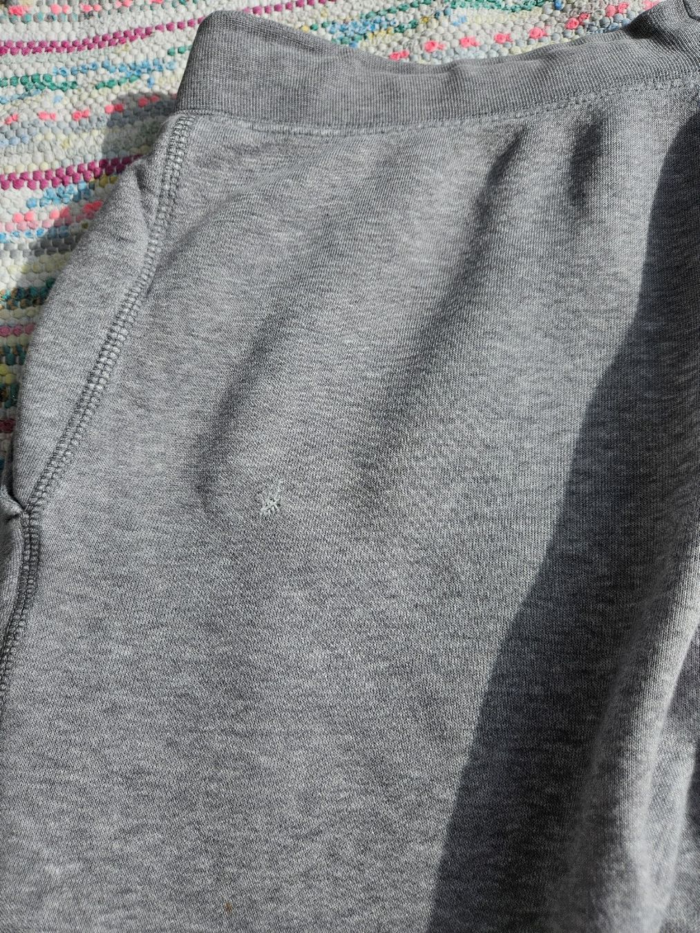 Nike Pantaloni: Graue Nike Jogginghose, Grösse M – Usato da Wettingen venduto da Sk8ertomda 4