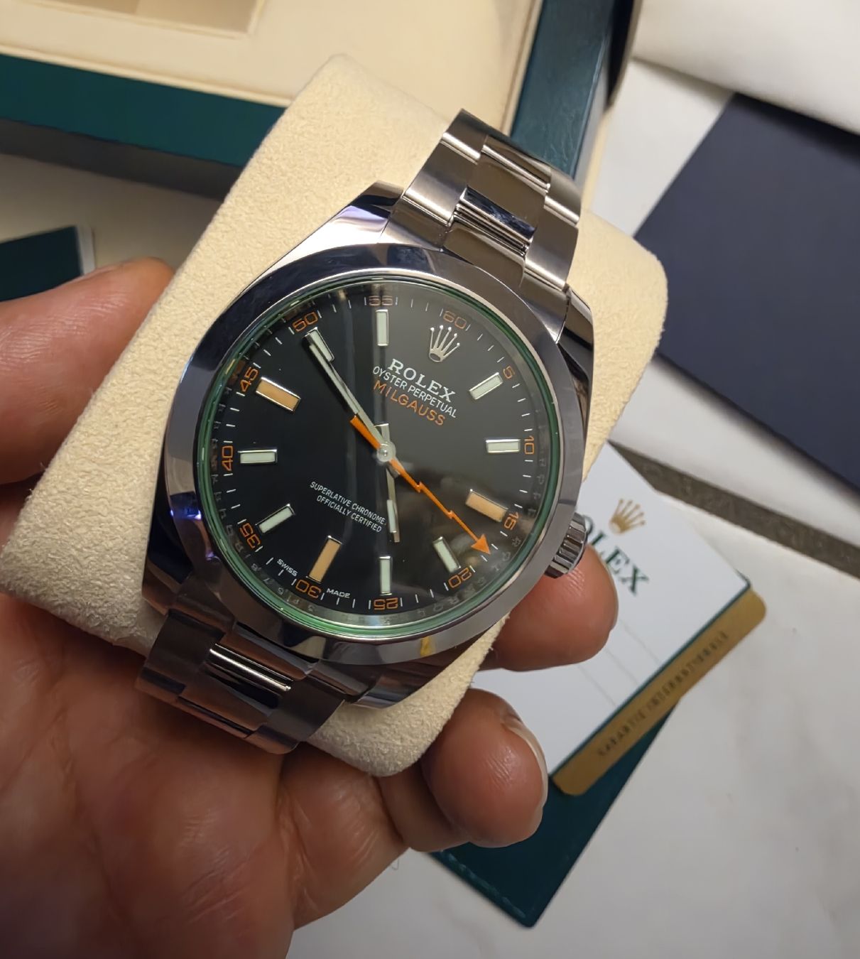 Rolex Montres: Neue ungetragene Rolex Milgauss.Full-set – Neuf avec emballage d'origine à Fislisbach par Eye-Arts 7