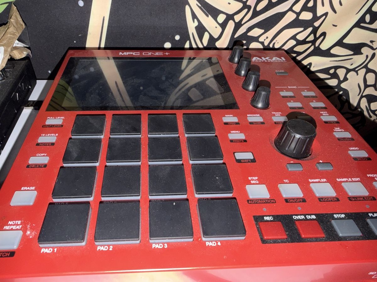 Akai Strumenti musicali: AKAI MPC ONE+ Sampler MIDI Controller guter Zustand – Usato da Basel venduto da le0003 4