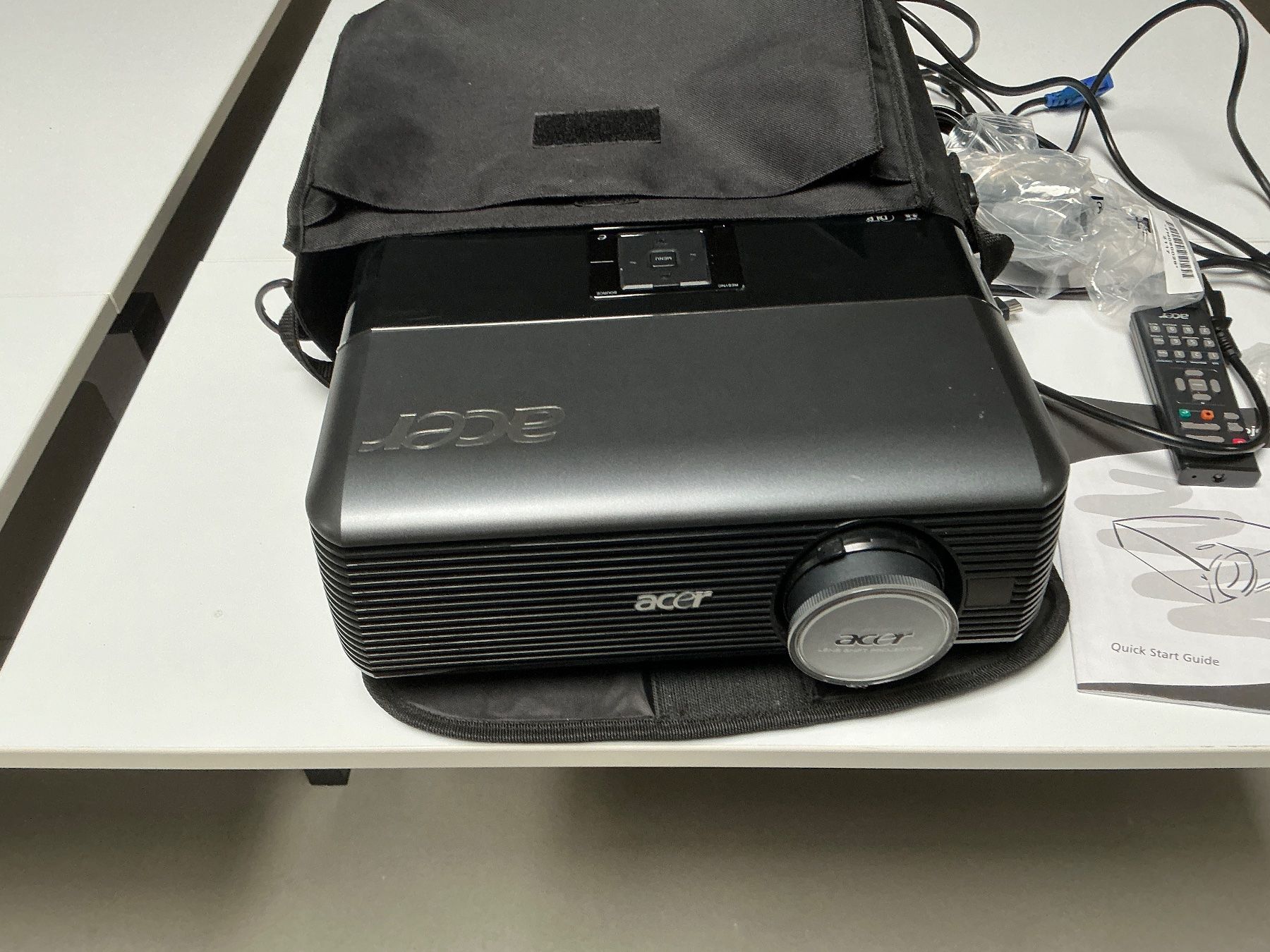 Acer Proiettori: ACER P5290 Beamer – Usato da Schaffhausen venduto da Brolok