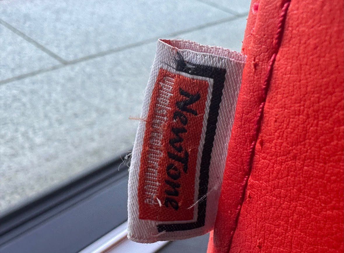 Poltrone: Roter Designer Ledersessel – Usato da Neftenbach venduto da wobe999 1