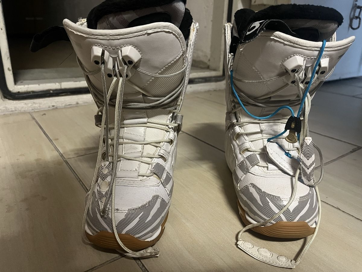 Snowboard Nitro Scarpe da donna: Snowboardschuhe – Usato da Biberist venduto da mpi_d52f