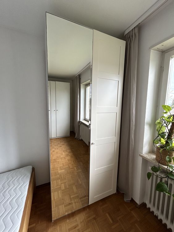 Weißer PAX Kleiderschrank von IKEA mit Spiegeltür (Gebraucht) in ...