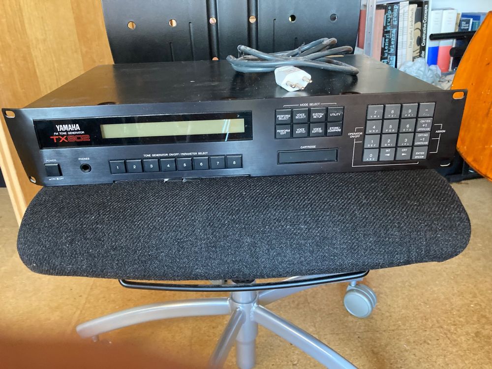 Yamaha TX802 FM Tongenerator Synthesizer (Gebraucht) in Uster für CHF ...