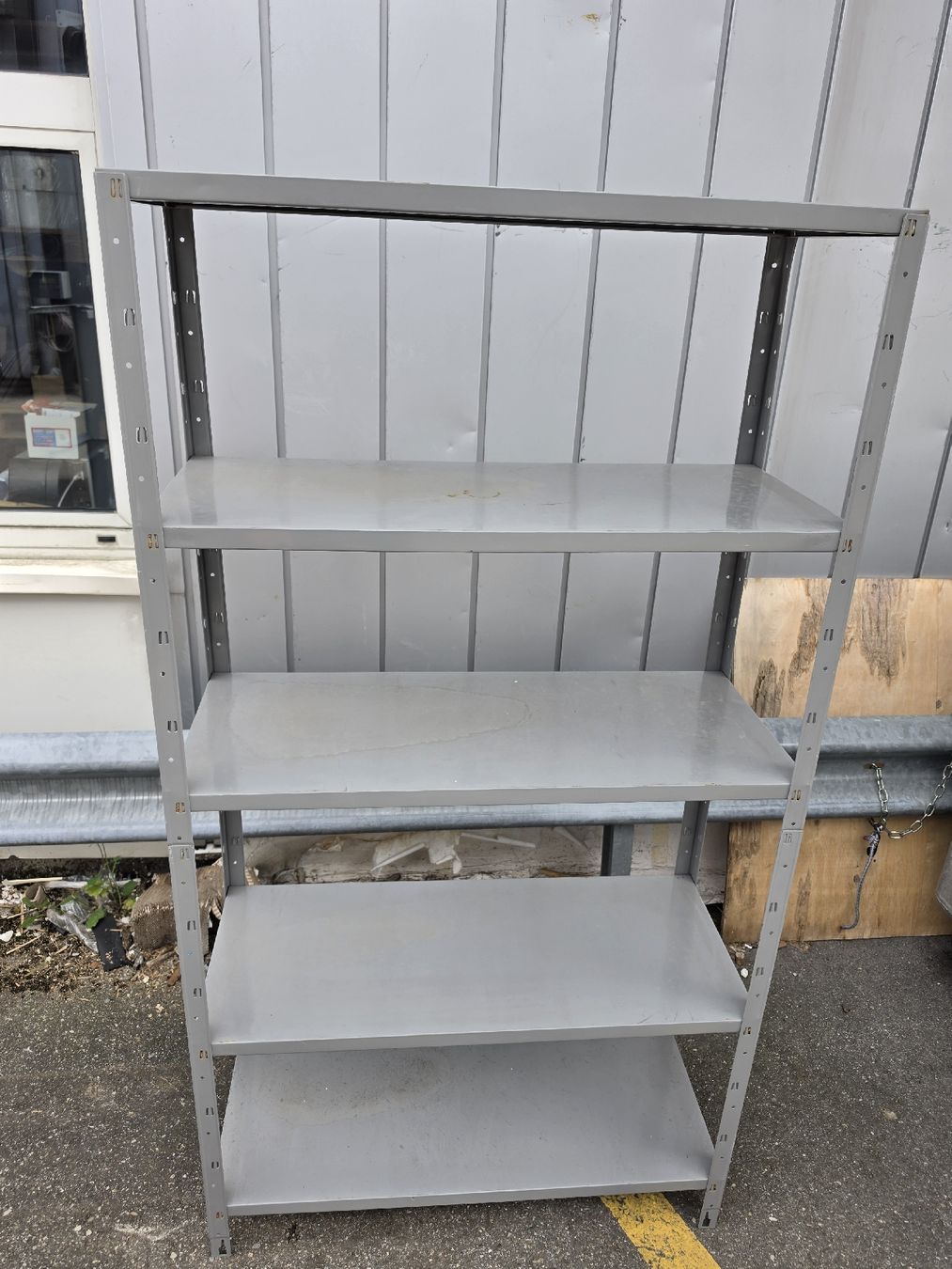 Scaffali: Metallregal grau mit 4 Ablagen  – Usato da WIL SG venduto da Sprin319 2