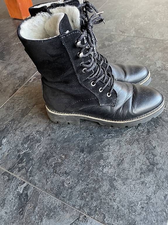 Tamaris Scarpe da donna: Tamaris Schnürstiefelette, Grösse 40 – Usato da Rüschegg Heubach venduto da sharky81 1