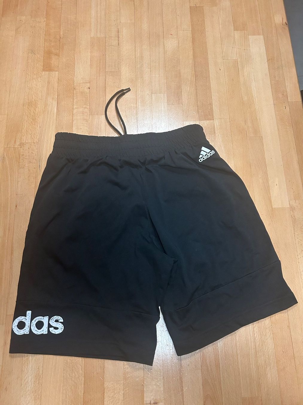 Adidas Pantaloni: Short Adidas taille M - comme neuf – Nuovo (secondo la descrizione) da Fully venduto da ber_jg2w 1