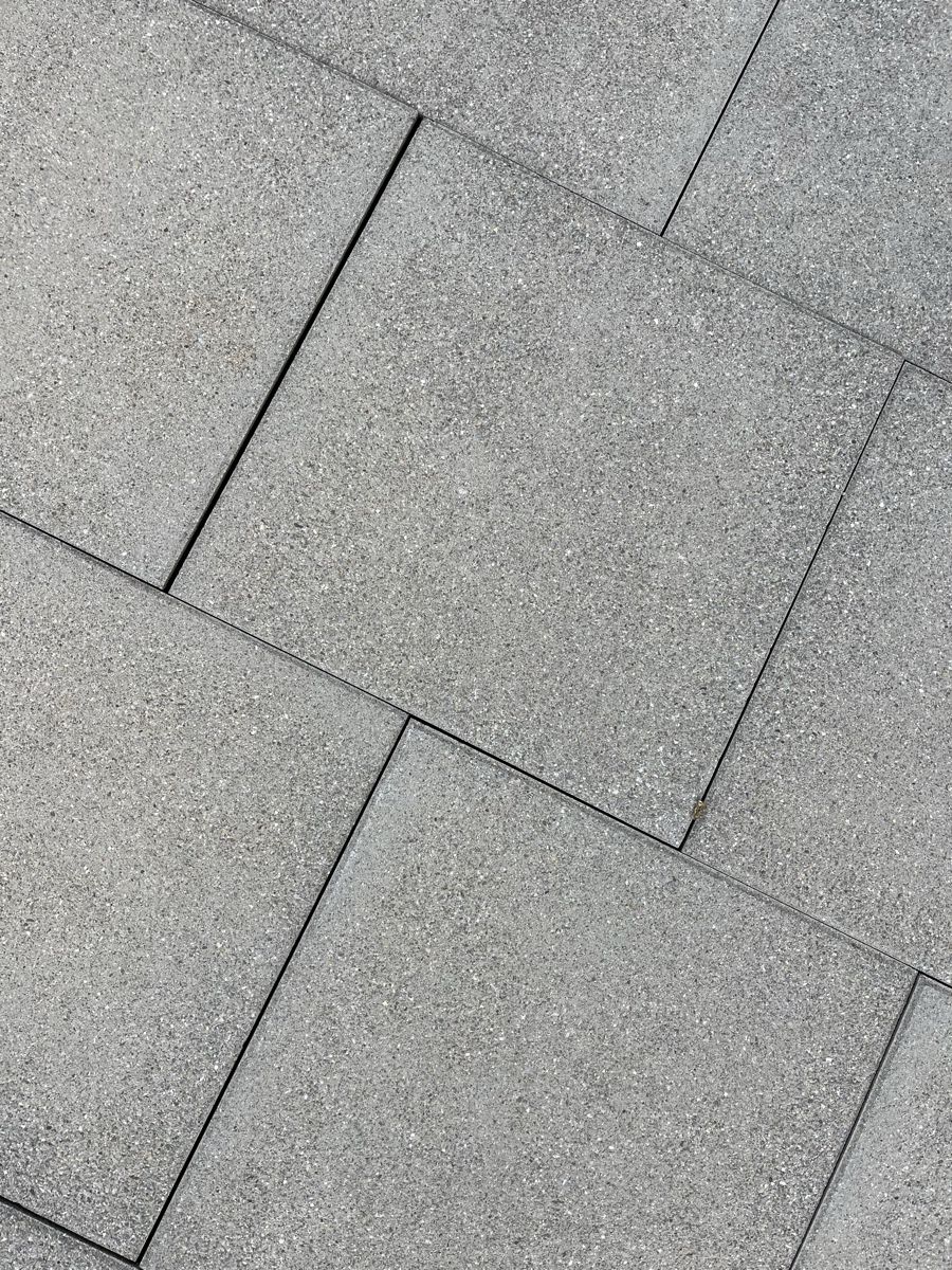 Rivestimenti per pavimenti: 185 Betonplatten  – Usato da Küttigen venduto da msu82