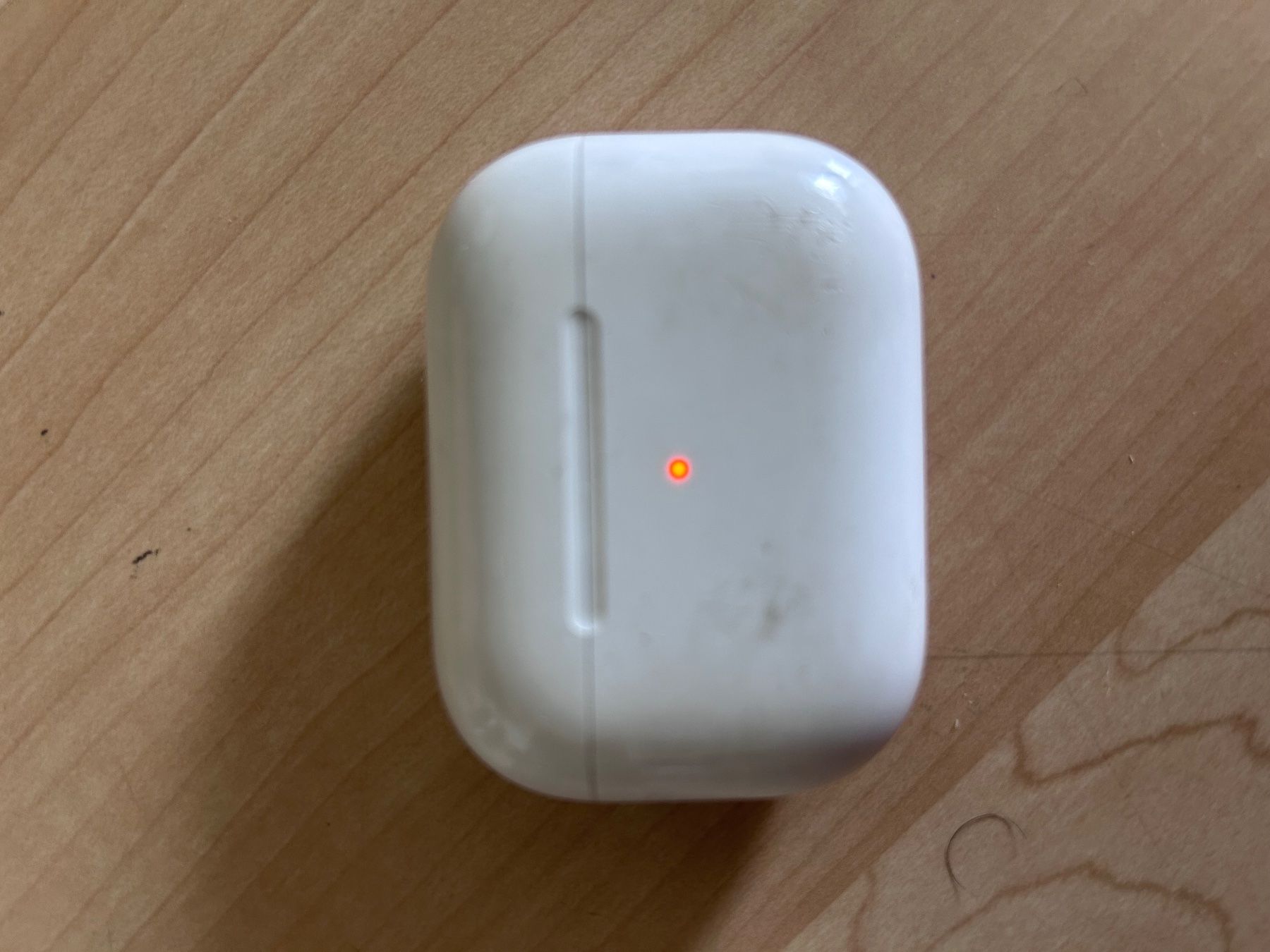 Cuffie: APPLE AirPods Pro 1 Charging Case – Usato da Zürich venduto da rah_xnr8