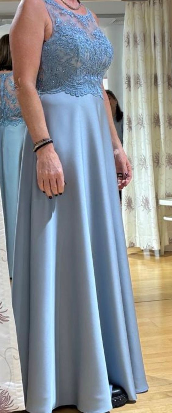Vestiti: Festkleid – Usato da Jona venduto da vollenweider-e