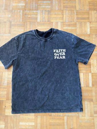 Faith Over Fear T-Shirt. Neu! Grösse M