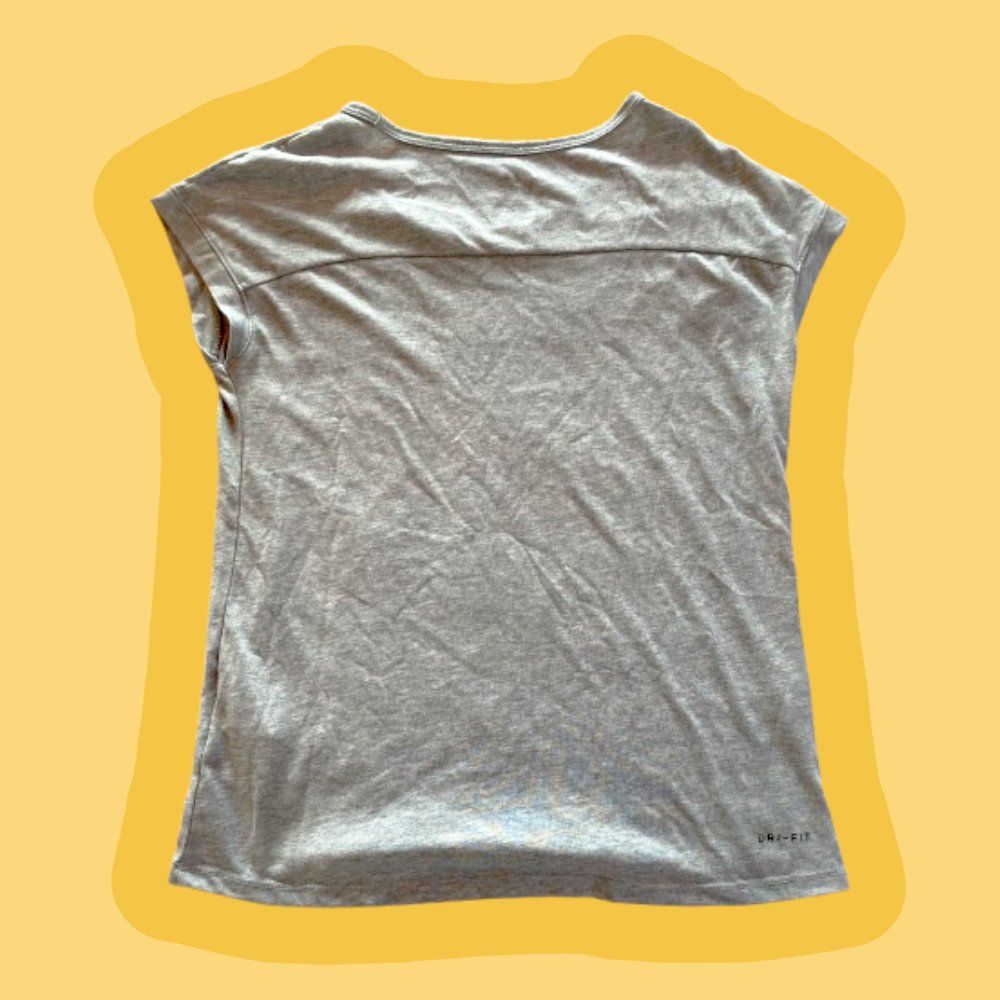 Nike Camicette, T-shirt & Top: Nike Dri-FIT Funktionsshirt – Usato da Bözen venduto da Colibri2001 1