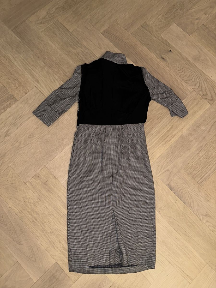 Sportmax Vestiti: SPORT MAX - Robe noire et blanche - taille 38 – Usato da Genève venduto da Lucie.hwrth 3