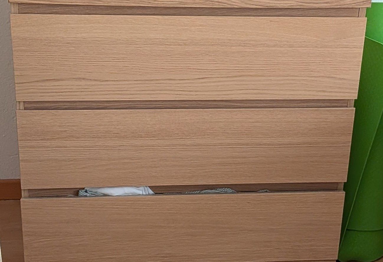 Ikea Commodes: Kommode mit 3 Schubladen - MALM – D'occasion à Bäch SZ par koe_6xgx