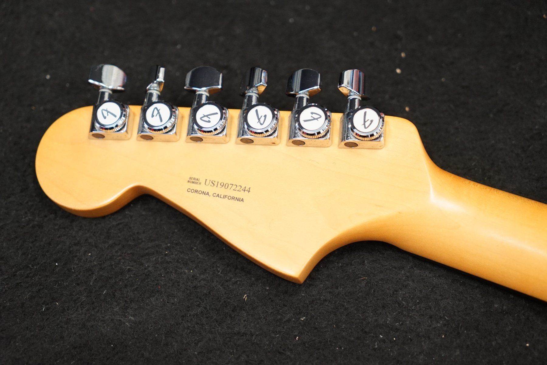 Fender Strumenti musicali: Fender American Ultra Jazzmaster - Maple Fingerboard - Cobra – Usato da Ortschwaben venduto da Musictrade 5
