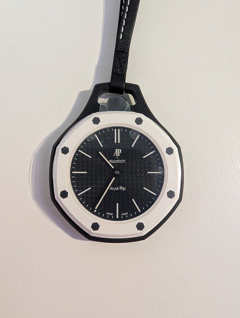 Blitzauktion: Swatch AP Royal Pop Ocho Negro (Neu und originalverpackt ...