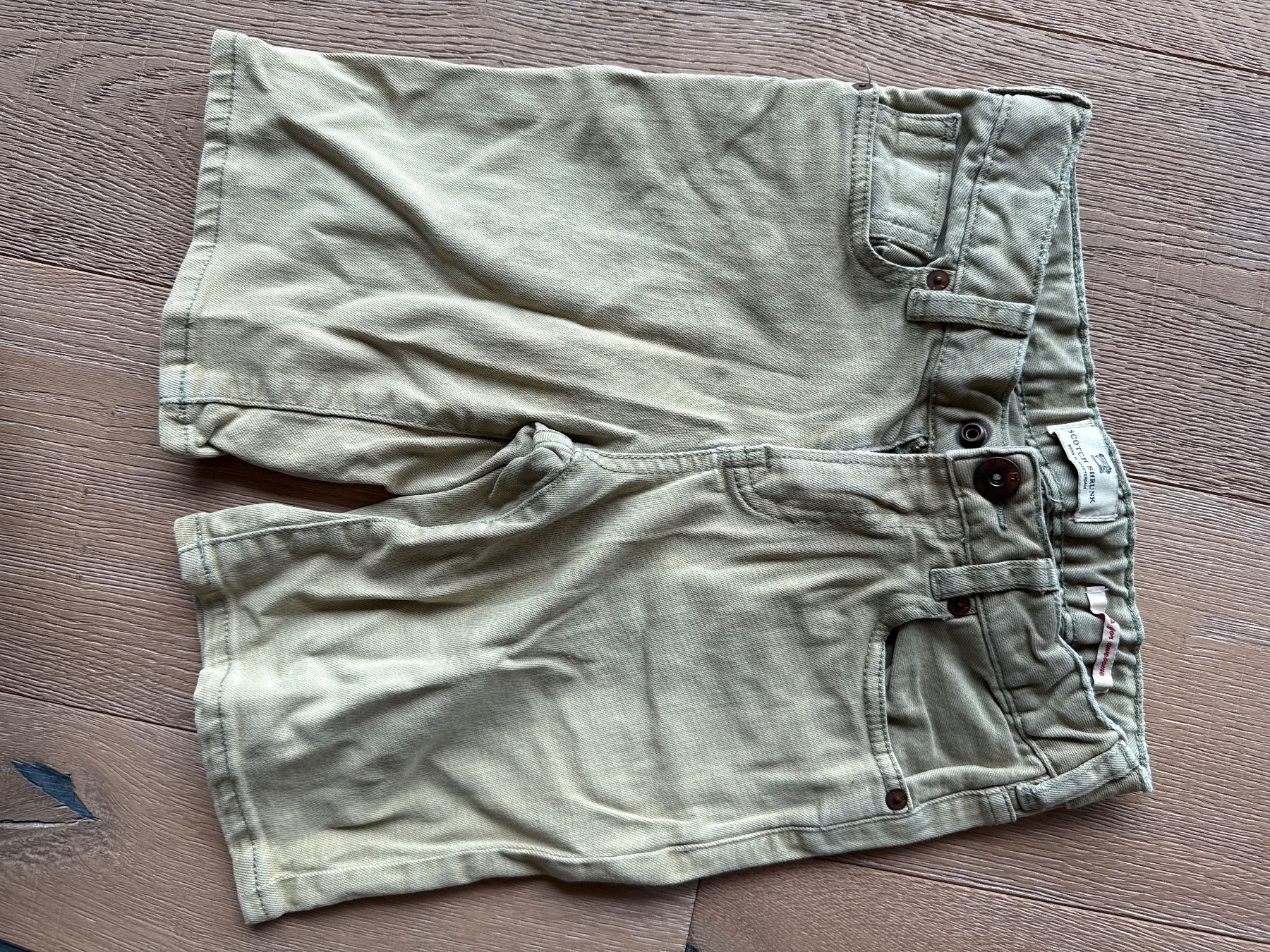 Pantaloni: Scotch Shrunk Bermudas Gr. 128 – Usato da Himmelried venduto da Dievole