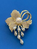 Luxus Elegante  Brosche mit Kunstperlen Farbe: Gold