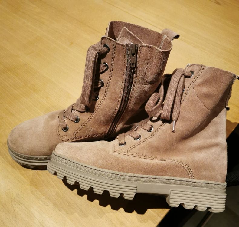 Luxus Uber Den Knochel Reichenden Schuh Fotos