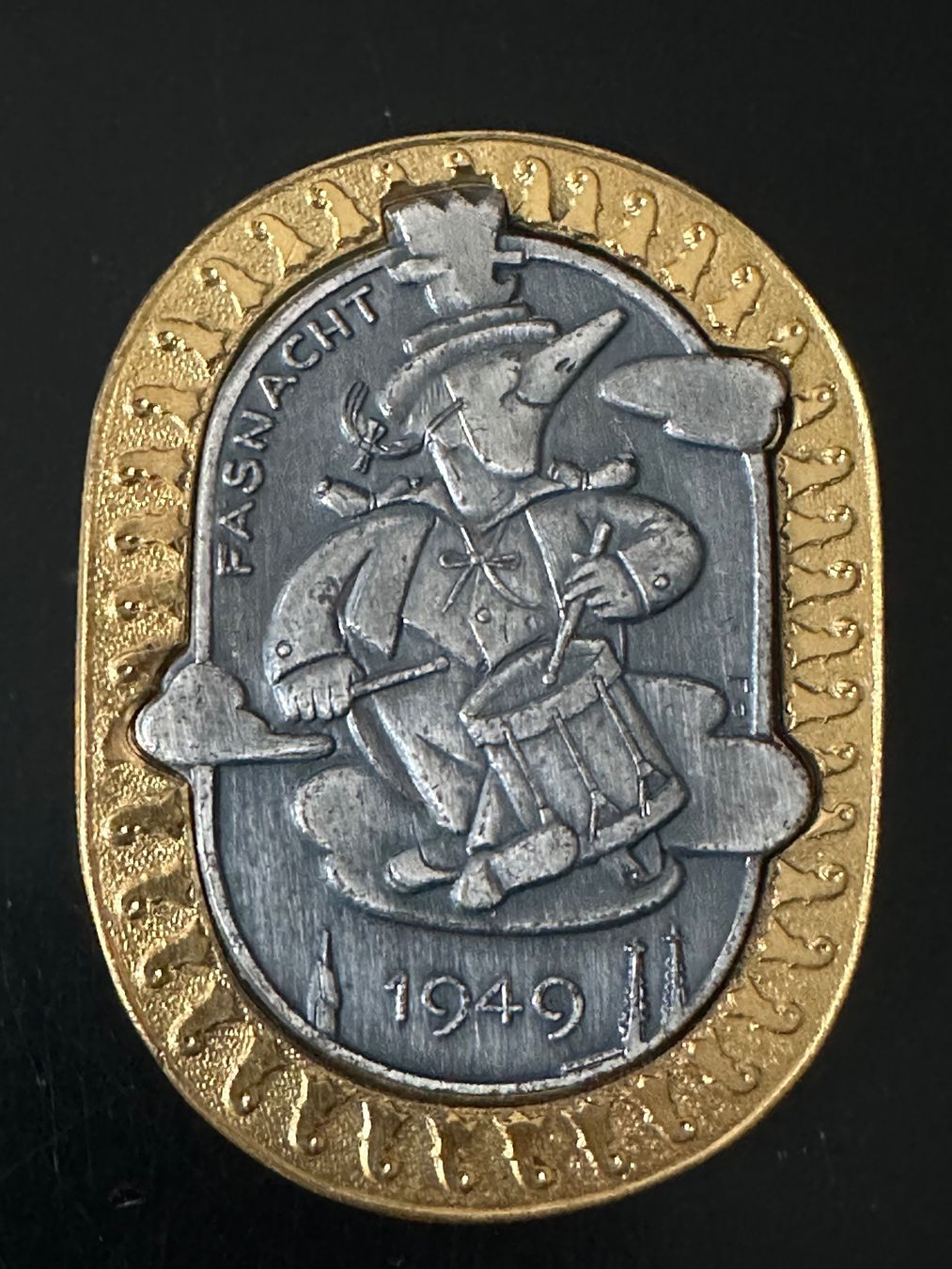 Basler Placchette & Badge: Fasnacht Basel GOLD 1949 *** – Usato da Basel venduto da fasnachtsoutlet1965